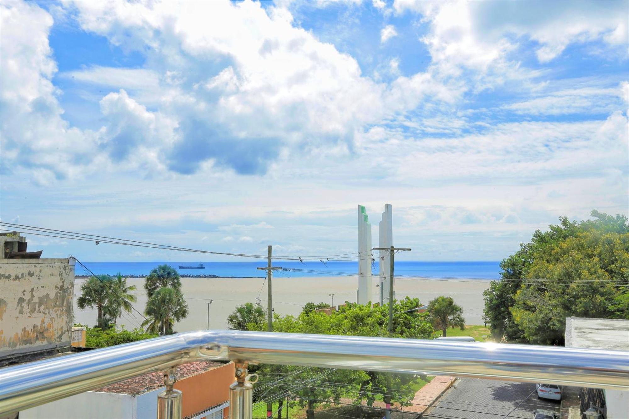 Rig Puerto Malecon Bed & Breakfast Santo Domingo Exterior photo